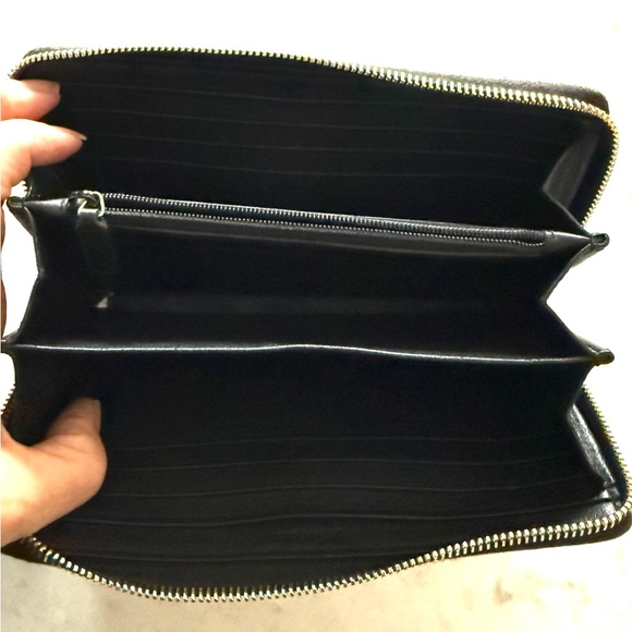 Yves Saint Laurent Black Wallet - Picture 3 of 10